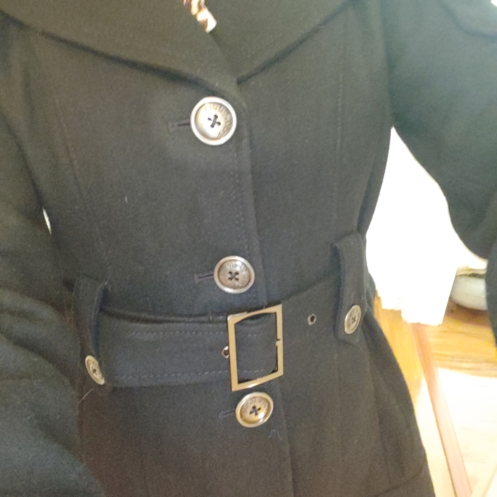 Coats - Picture 5 of 7
